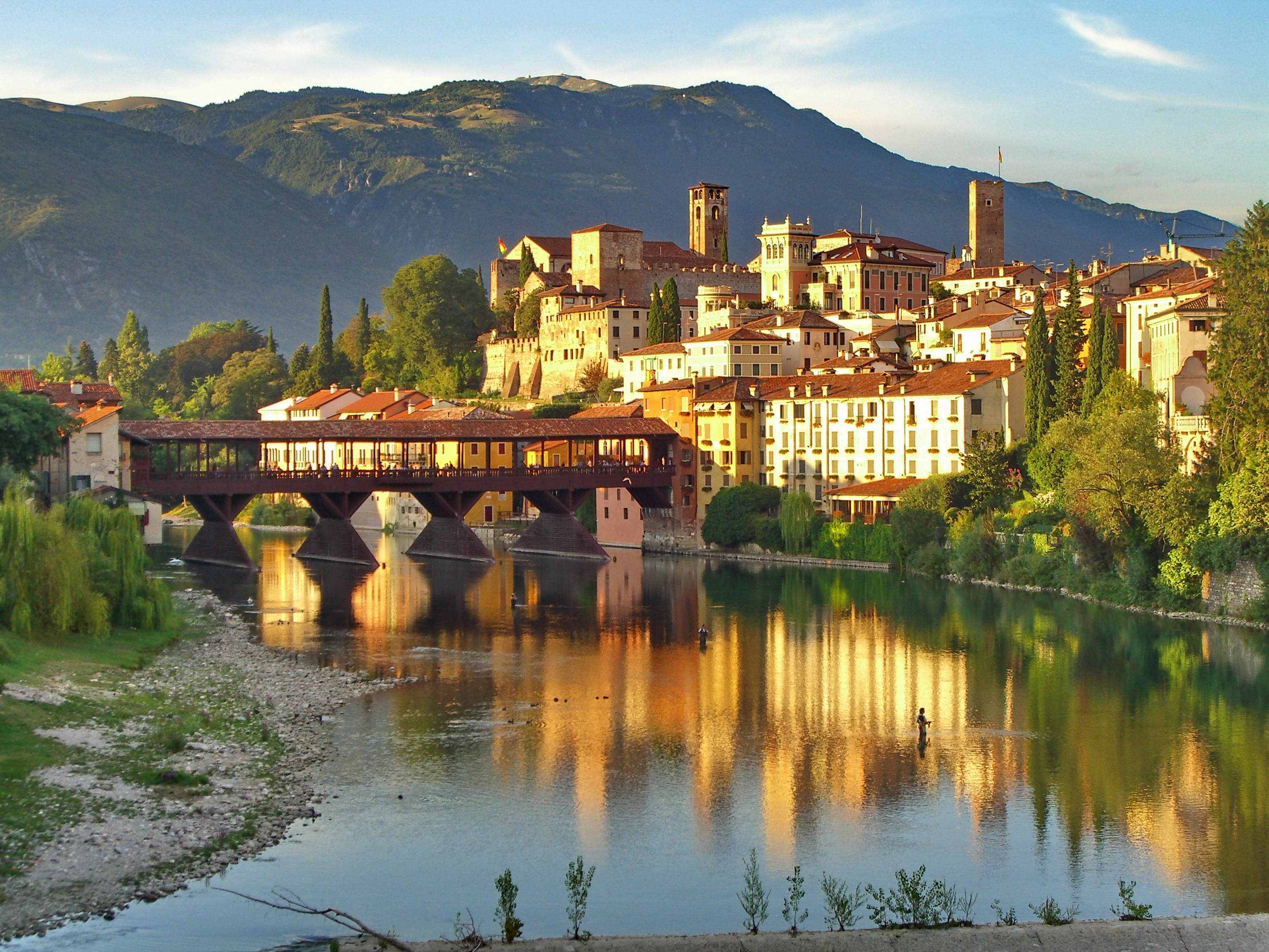 Bassano_del_Grappa_Abendstimmung.jpg